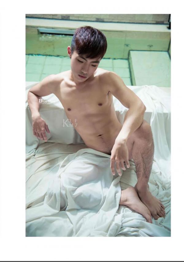 Whoseman-8-花漾文青男孩-許禾